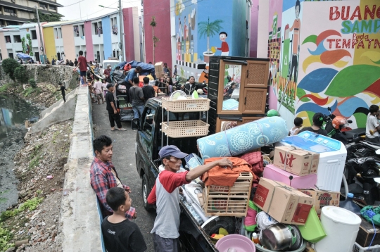 Ceria Warga Mulai Menghuni Kampung Gembira Gembrong