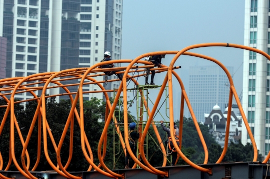 Progres Skywalk Kebayoran Lama yang Terintegrasi Halte Transjakarta-Stasiun KRL