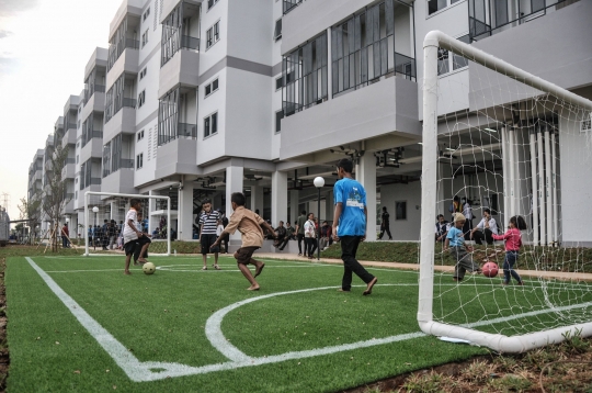 Ceria Warga Huni Kampung Susun Bayam