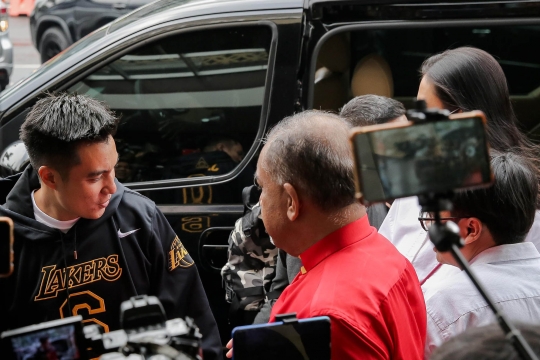 Senyum Baim Wong dan Paula Verhoeven Saat Penuhi Pemeriksaan Kasus Prank KDRT