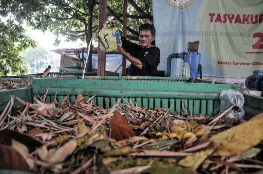 Menyulap Sampah Jadi Bahan Bakar Nabati