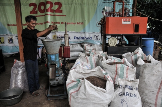 Menyulap Sampah Jadi Bahan Bakar Nabati