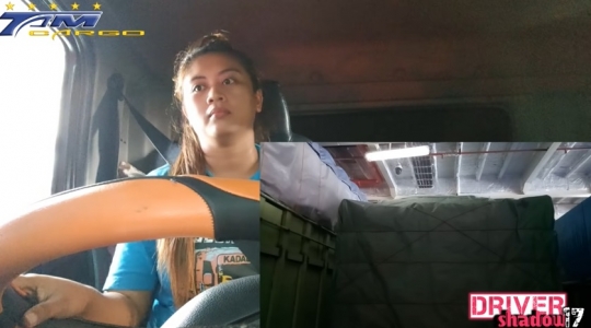 Potret Devi si Wanita Tangguh Jadi Sopir Truk Lintas Sumatera