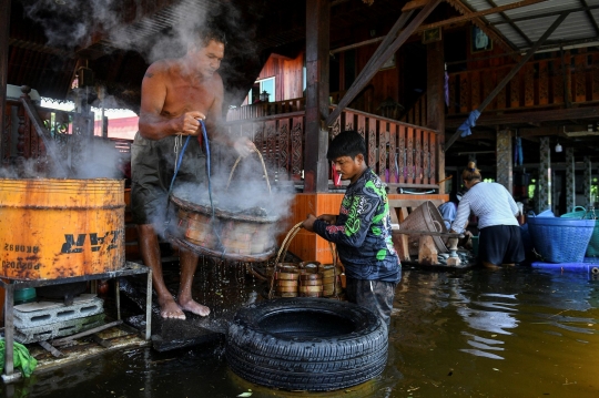 Banjir Rendam Kota Kuno di Thailand