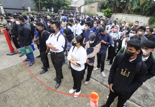 Berburu Lowongan Kerja di Bursa Mini Disnaker Depok