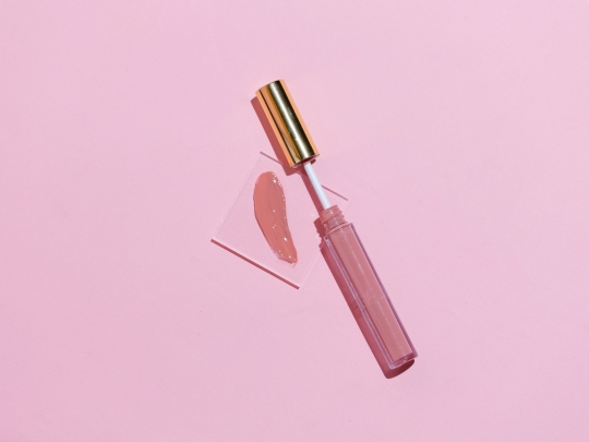 7 Rekomendasi Tinted Lip Serum, Merawat Sekaligus Bikin Bibir Terlihat Juicy