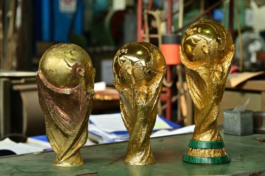 Melihat Lebih Dekat Pembuatan Trofi Piala Dunia 2022 di Milan