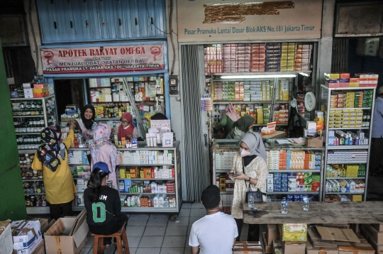 Dampak Larangan Obat Sirop Anak Bagi Pedagang Pasar Pramuka