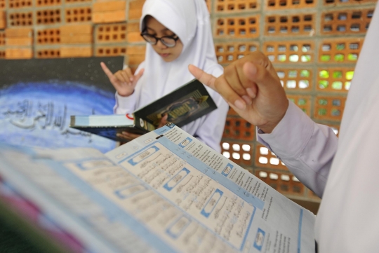 Semangat Santriwati Tunarungu Menghafal Alquran di Pesantren Difabel Pertama Jakarta