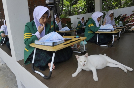 Semangat Santriwati Tunarungu Menghafal Alquran di Pesantren Difabel Pertama Jakarta