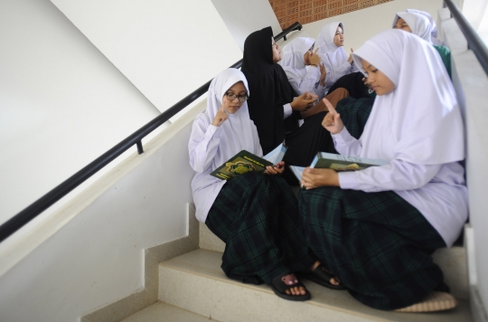 Semangat Santriwati Tunarungu Menghafal Alquran di Pesantren Difabel Pertama Jakarta