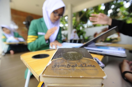 Semangat Santriwati Tunarungu Menghafal Alquran di Pesantren Difabel Pertama Jakarta