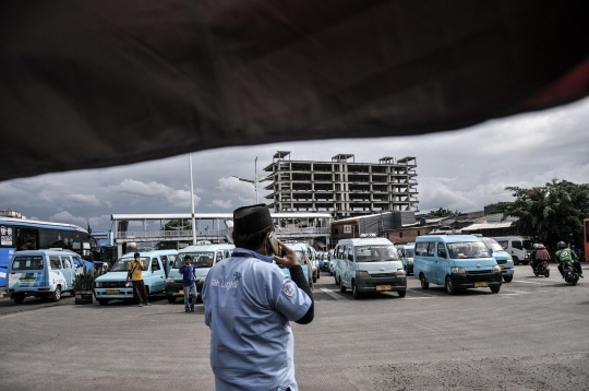 Tarif Angkot di Jakarta Naik 20 Persen