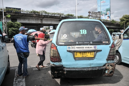 Tarif Angkot di Jakarta Naik 20 Persen