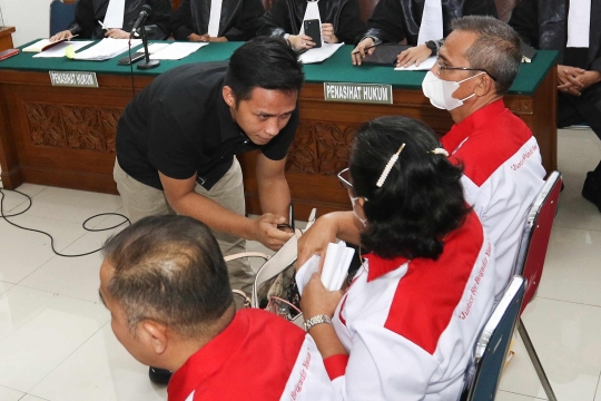 Momen Bharada E Bersimpuh dan Minta Maaf ke Orangtua Brigadir J