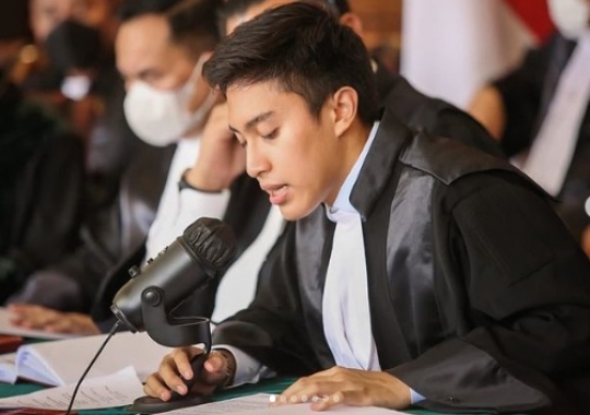 Sangun Ragahdo Pengacara Muda Tampan Anak Artis Senior, Kliennya Anak Buah Sambo