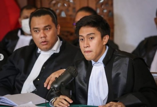 Sangun Ragahdo Pengacara Muda Tampan Anak Artis Senior, Kliennya Anak Buah Sambo