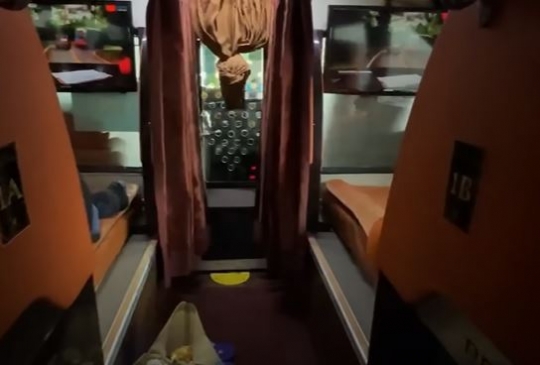 Tiket Setengah Juta, Begini Rasanya Naik Bus Rosalia Indah First Class SDD 139