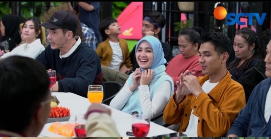 5 Potret Perpisahan Para Pemain Love Story The Series, Penuh Kenangan