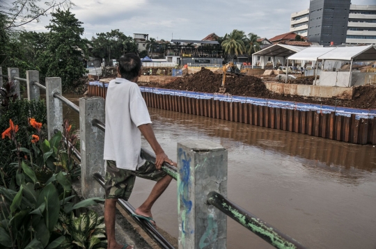 Memantau Progres Pembangunan Sodetan Ciliwung di Bidara Cina