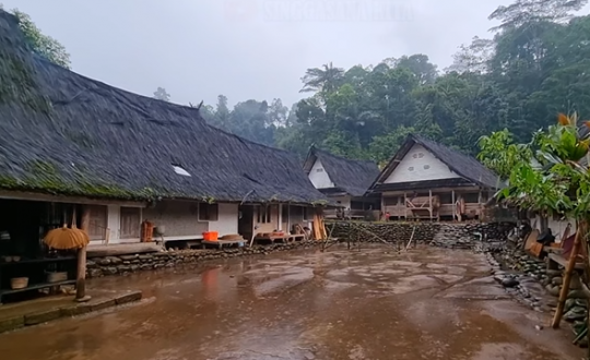 Pesona Kampung Naga di Tasikmalaya, Alamnya Indah Banget Bak Lukisan Nyata