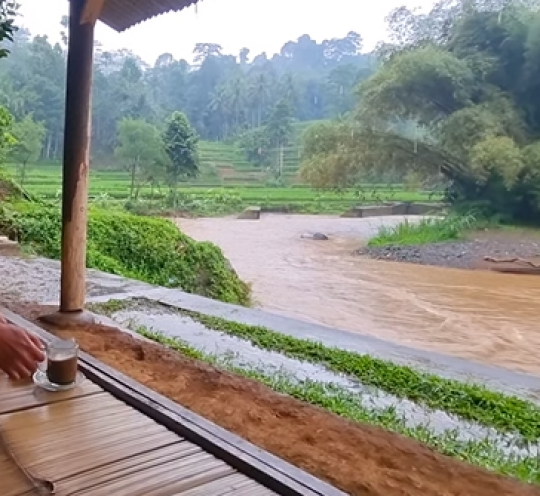 Pesona Kampung Naga di Tasikmalaya, Alamnya Indah Banget Bak Lukisan Nyata