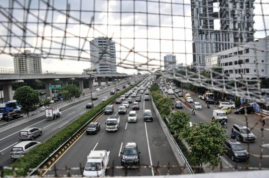 Pemprov DKI Uji Coba Pengaturan Jam Kerja Pekan Depan