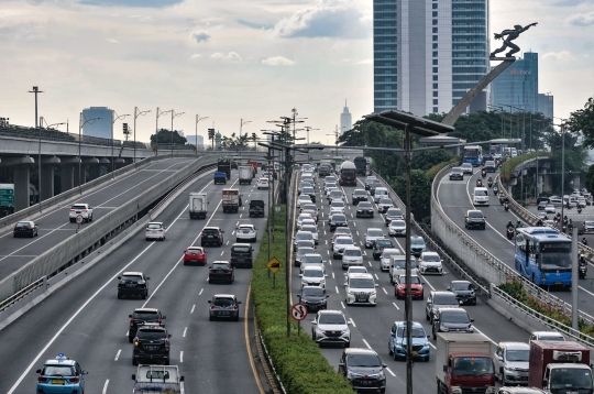 Pemprov DKI Uji Coba Pengaturan Jam Kerja Pekan Depan