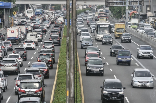 Pemprov DKI Uji Coba Pengaturan Jam Kerja Pekan Depan