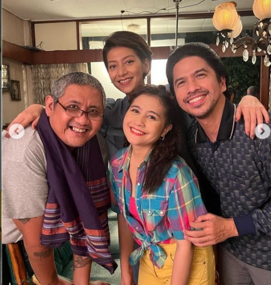 Prilly Latuconsina Mendadak Berseragam SMA, Penampilannya Langsung jadi Sorotan