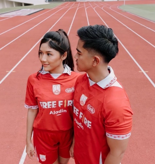 Kenakan Jersey Persis Solo, Intip Potret Prewedding Kaesang Pangarep dan Erina Gudono