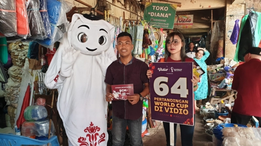 La'eeb si Maskot Piala Dunia 2022 Sambangi Pasar Sentra Antasari Banjarmasin