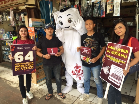 La'eeb si Maskot Piala Dunia 2022 Sambangi Pasar Sentra Antasari Banjarmasin