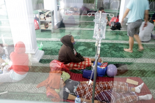 Imbas Kebakaran, Pasien RS Medika Permata Hijau Dievakuasi ke Masjid