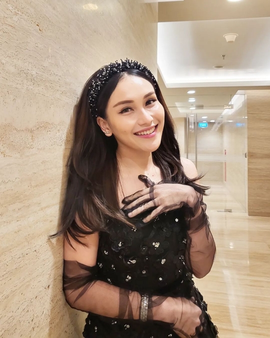 Potret Terbaru Ayu Ting Ting Usai Sembuh Sakit, Glowing Abis Mirip Eonnie Korea