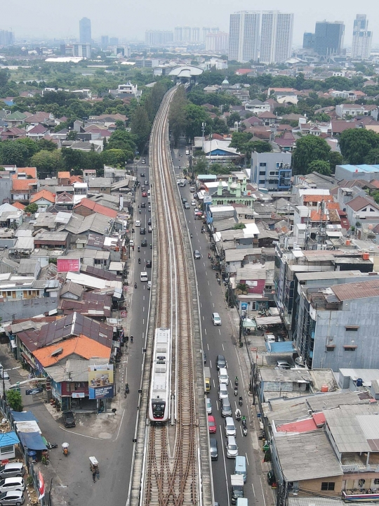 Pj Gubernur DKI Jakarta Tak Lanjutkan LRT Fase 2 Tahun Depan