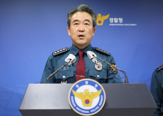 Momen Kepala Polisi Korsel Membungkuk dan Minta Maaf atas Tragedi Halloween Itaewon