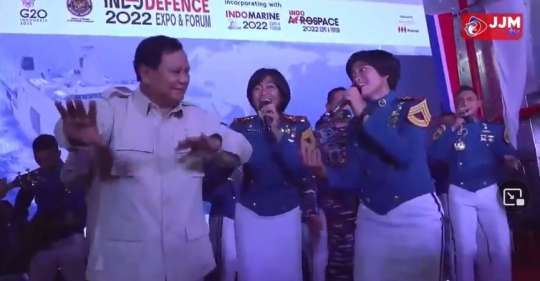 Enjoy, Prabowo Goyang Bareng Taruna Akmil saat Kasad & Kasal Nyanyi 'Ojo Dibandingke'