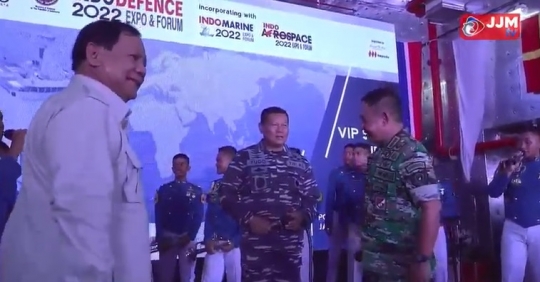 Enjoy, Prabowo Goyang Bareng Taruna Akmil saat Kasad & Kasal Nyanyi 'Ojo Dibandingke'