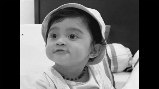 Ultah ke-1, Ini Deretan Foto Baby Guzel Anak Ali Syakieb & Margin Wieheerm Bak Boneka
