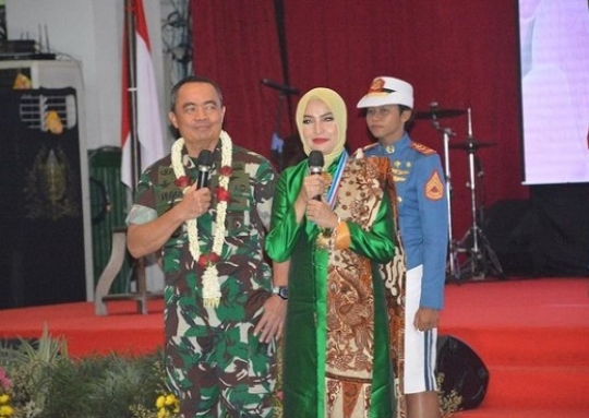 Mengenal Cut Soraya Ibu Asuh Taruna Akmil, Cantik Suaminya Jenderal Bintang Tiga TNI