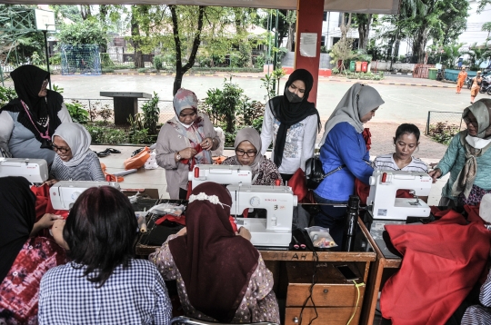 Antusiasme Kaum Ibu Ikut Pelatihan Tata Busana