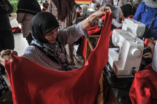 Antusiasme Kaum Ibu Ikut Pelatihan Tata Busana