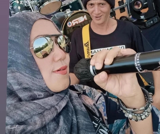 Ingat Rocker Mel Shandy? Di Usia 51 Tahun Tetap Cantik dan Awet Muda