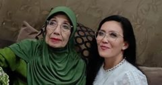 Artis Senior Nani Wijaya Ulang Tahun Ke-78, Oneng Minta Maaf Sering Bandel