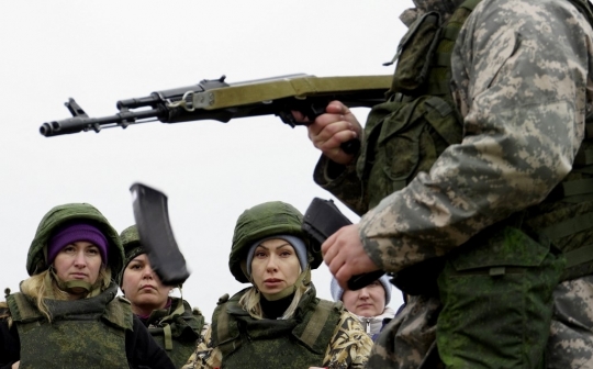 Saat Wanita Sipil Rusia Ingin Berperang
