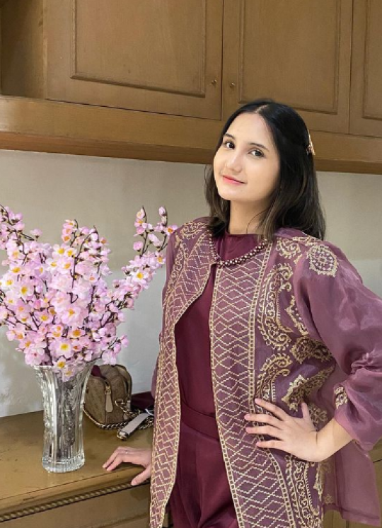 Tak Kalah Cantik Dari Ibunya, Intip Potret Nadiva Maureen Anak Natalie Sarah