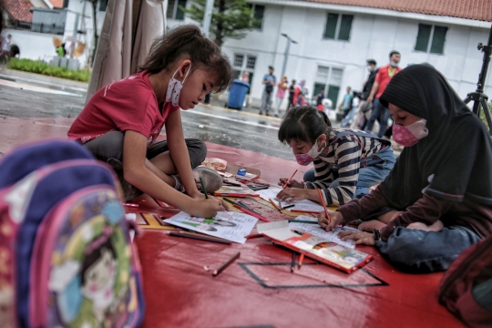 Keseruan Festival Permainan Tradisional di Kota Tua