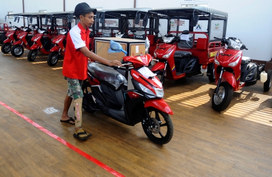 Semangat Penyandang Disabilitas Merakit Sepeda Motor