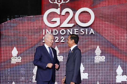 Presiden Jokowi Terima Kedatangan Pemimpin Berbagai Negara di KTT G20